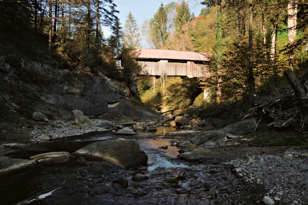 Im Chastenloch die Schönheit des Herbst entdecken